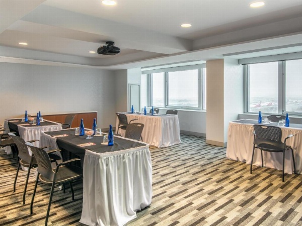 Crowne Plaza JFK Airport New York City an IHG Hotel image 14