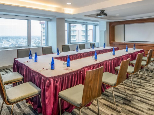 Crowne Plaza JFK Airport New York City an IHG Hotel image 16